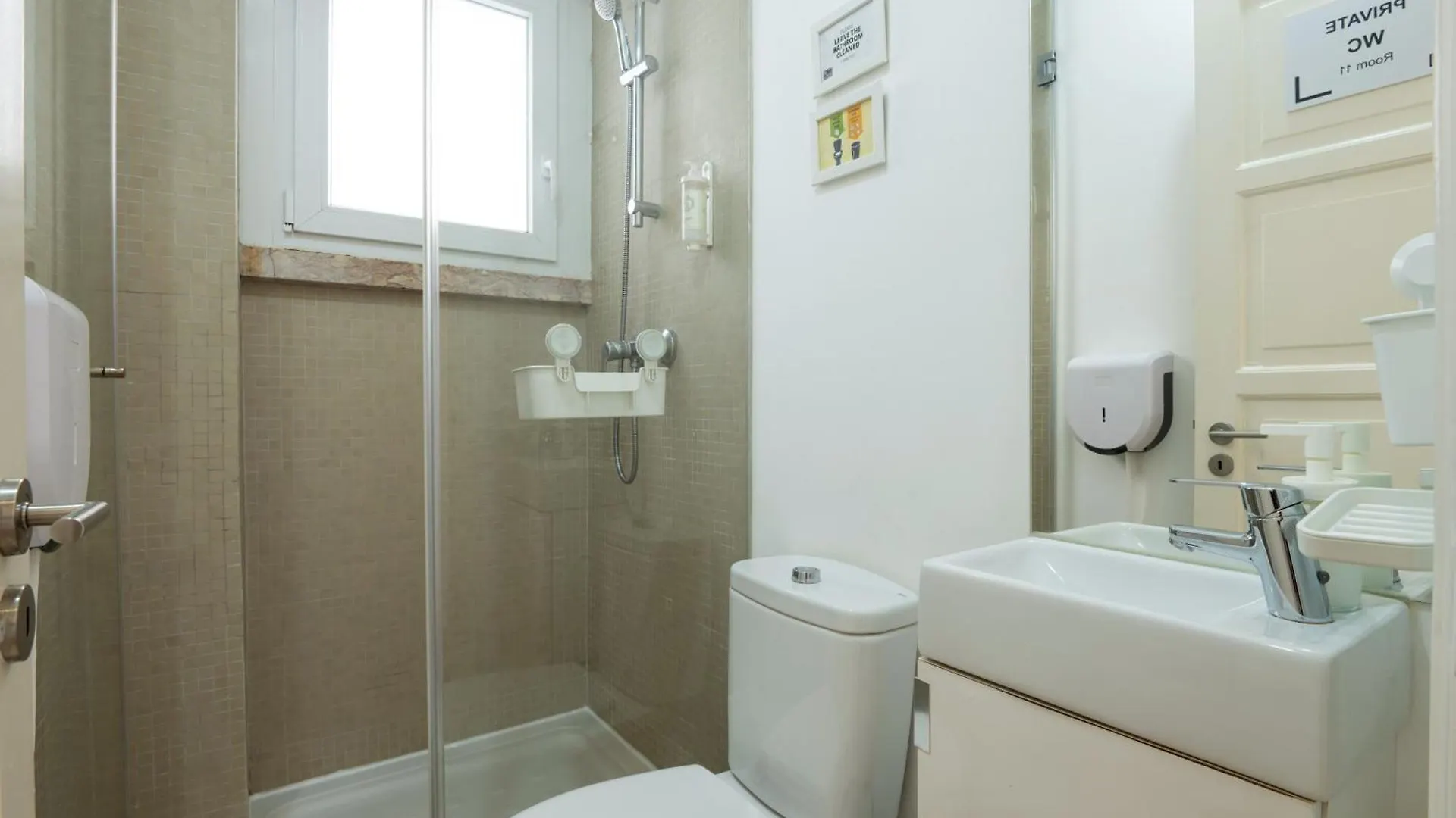 Dumont Lisbon Guesthouse 4*,