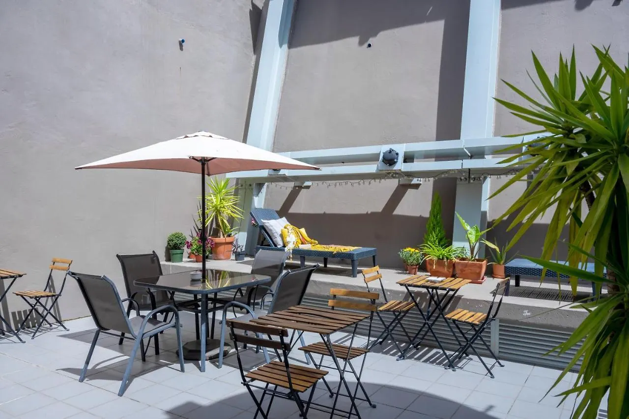 Dumont Lisbon Guesthouse بيت ضيافة