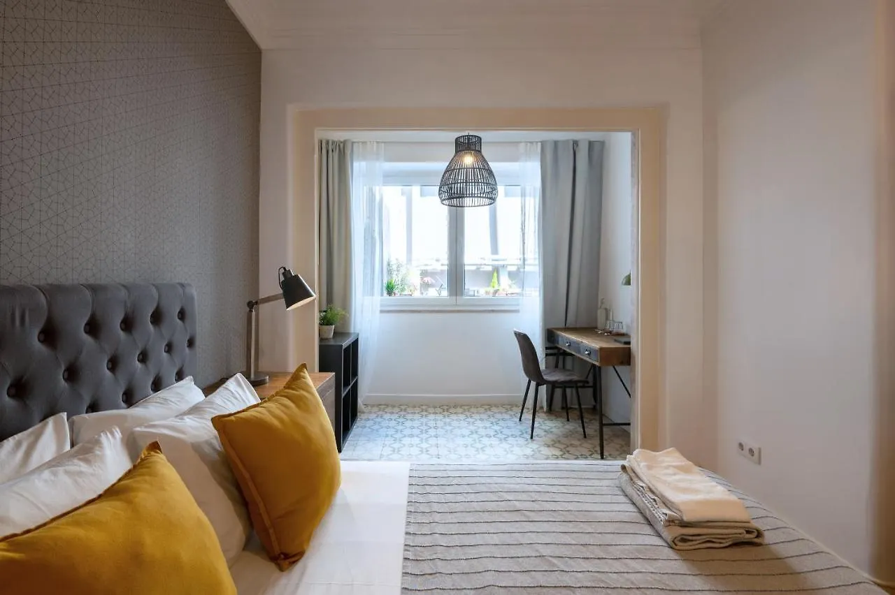 Dumont Lisbon Guesthouse بيت ضيافة