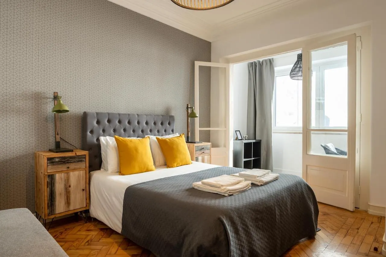 Dumont Lisbon Guesthouse بيت ضيافة